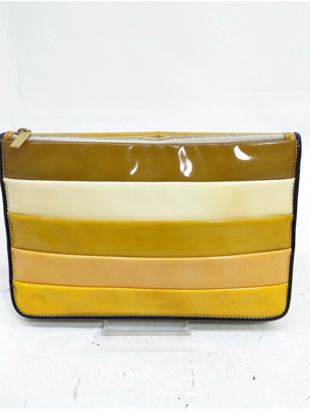 CHANEL VINTAGE  PATENT LEATHER CLITCH